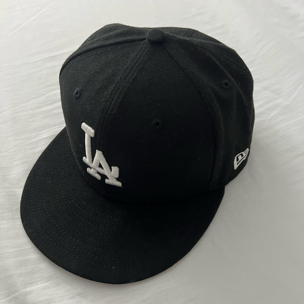 New Era Black and White LA Dodgers Hat 7 1/4